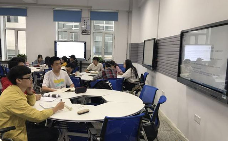 哈尔滨工业大学智慧教室
